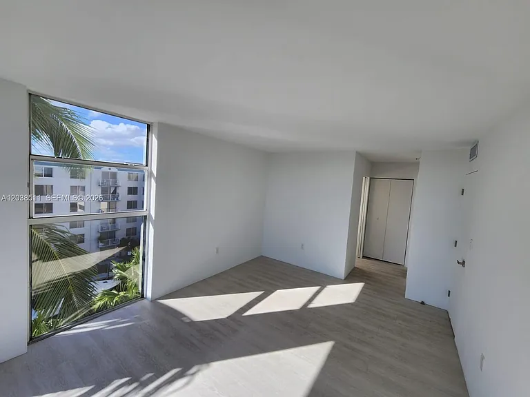 1700 NW North River Dr #606 — Photo 18