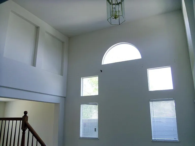 DOUBLE HEIGHT ENTRY