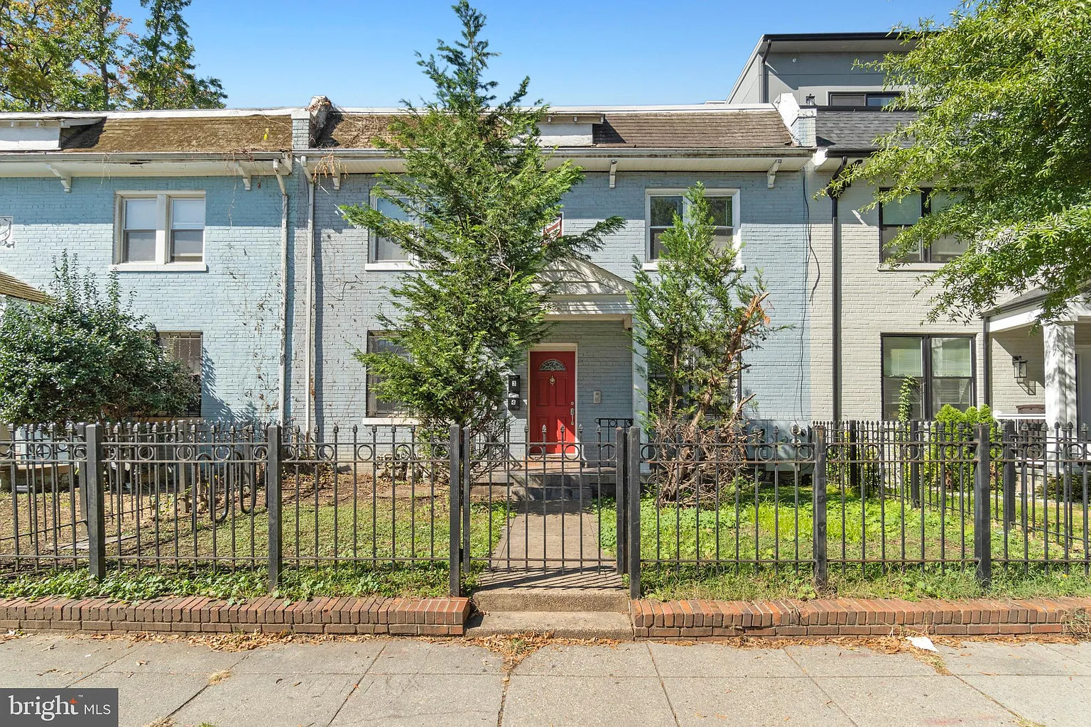 1652 W Virginia Ave NE photo 1
