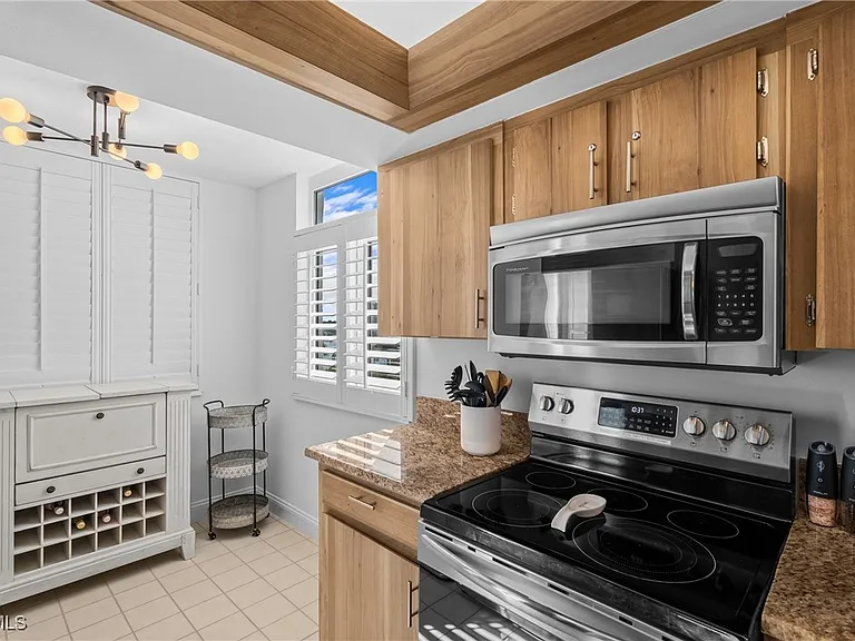 9415 Gulf Shore Dr #501 — Photo 15