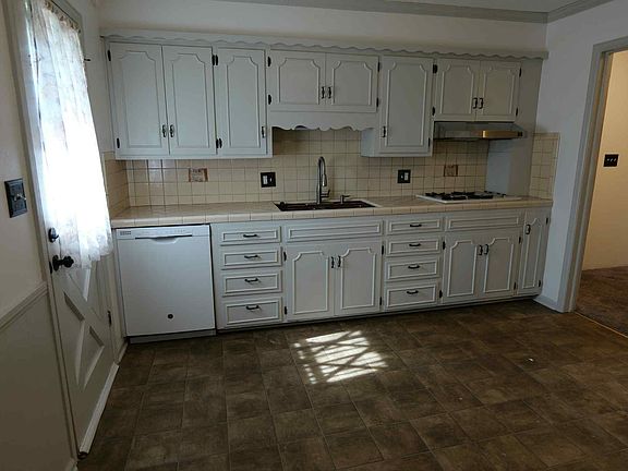 2nd image of 5016 Rosehill Dr