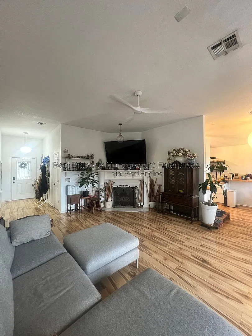3 bed, 2.0 bath, 1517 sqft, $1,625 — Photo 3