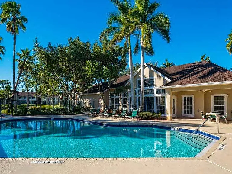 Chelsea Commons Apartments — Photo 1