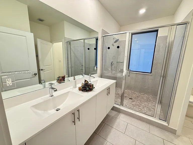 8001 NW 41st St #F-305 — Photo 10