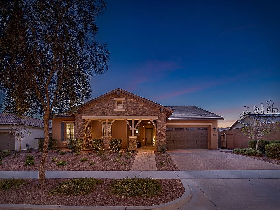 1st image of 2628 N Acacia Way