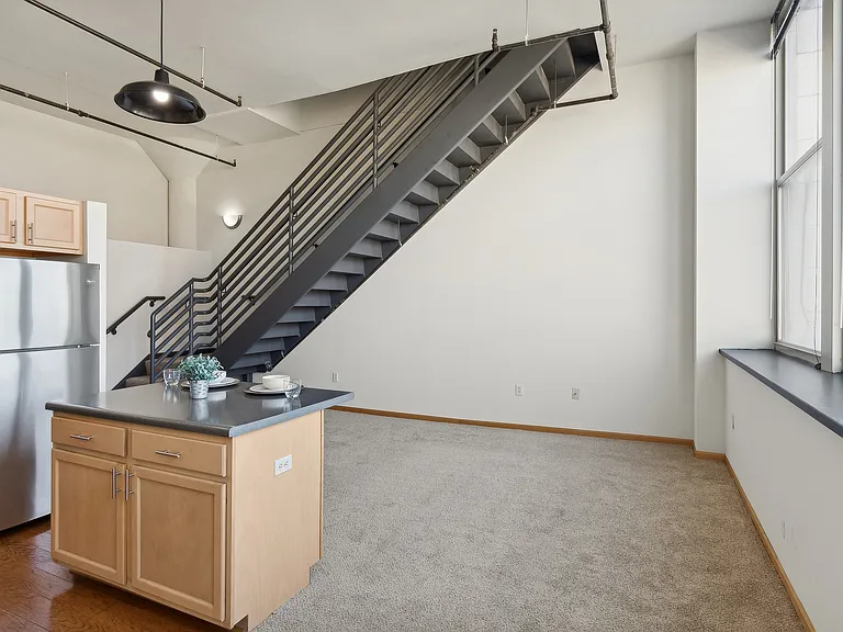 Boston Lofts — Photo 3