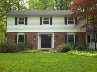 19 Glenbrook Dr, Fairport, NY 14450