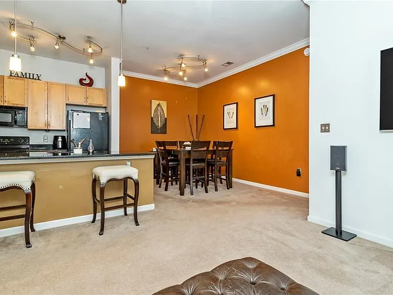 1400 Granby St #109 — Photo 4