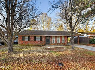 375 James Garfield Cir, Jackson, MS 39213