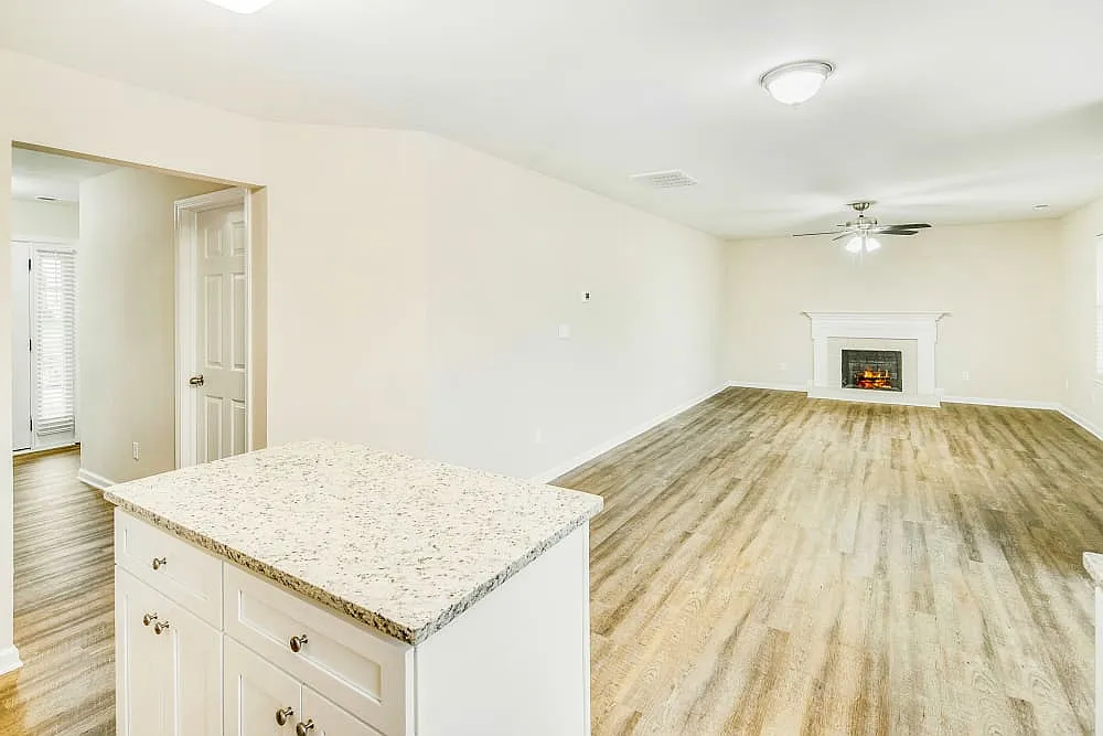 Building Photo - 7033 Honey Tree Ln
