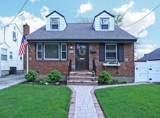 344 Old Country Rd, Mineola, NY 11501