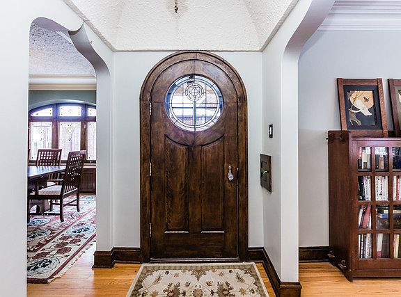 3rd image of 1112 Rossell Ave