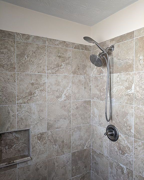  Dual shower Master bathroom