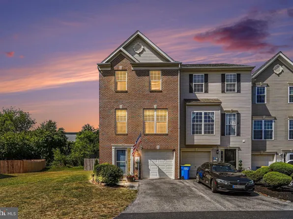 270 Country Ridge Dr, Red Lion, PA 17356