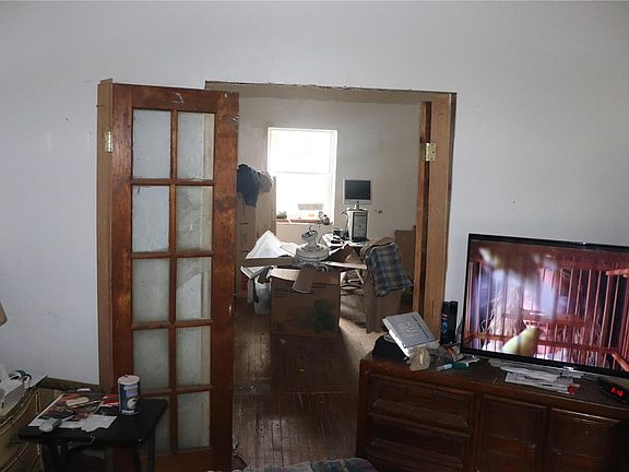 5th image of 4233 McPherson Ave