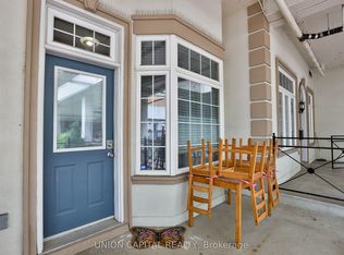 71 McCaul St #143, Toronto, ON M5T 2X1