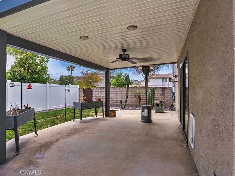 24050 Canyon Lake Dr N — Photo 35