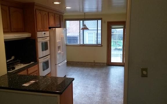 4th image of 1186 Settle Ave