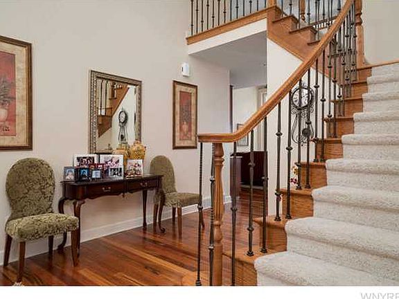 2nd image of 7 Highbrook Ct