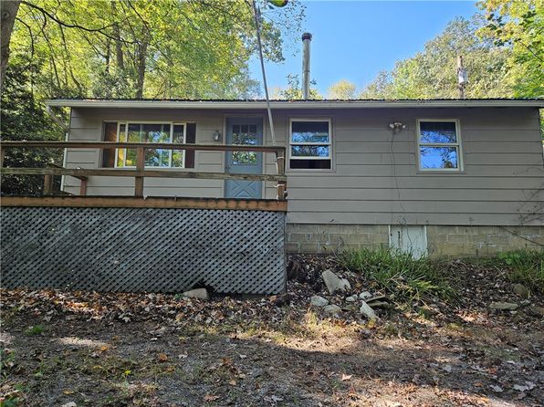 131 Overlook Dr #B, Slippery Rock, PA 16057