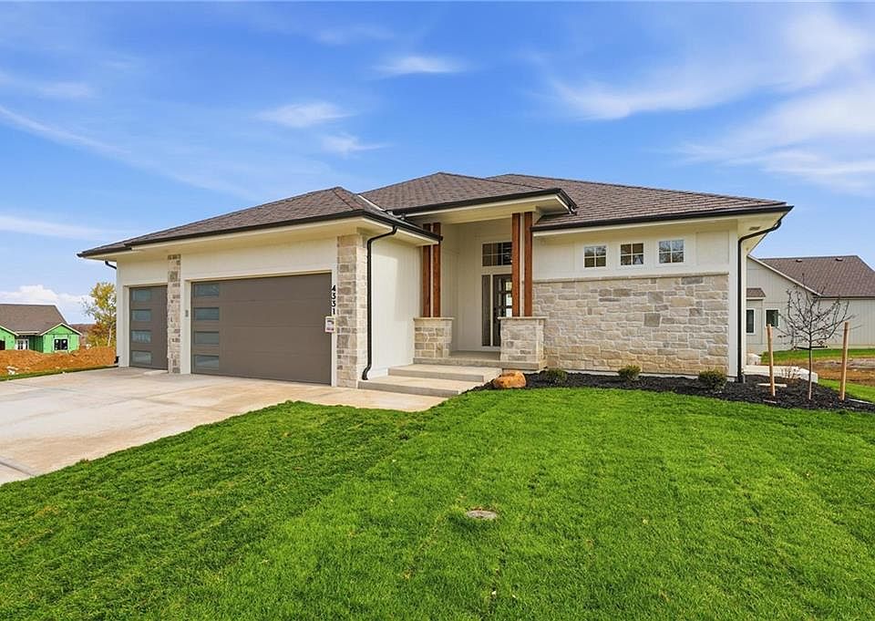 1st image of 1304 Larkspur Pl