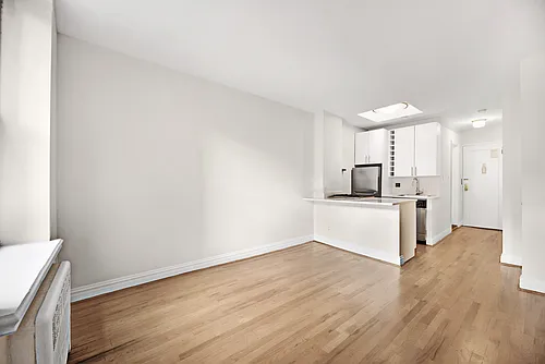 122 E 27th St #4C Photo 1