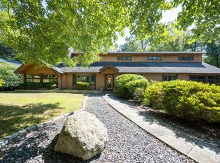 41 Blue Ridge Dr, Trumbull, CT 06611