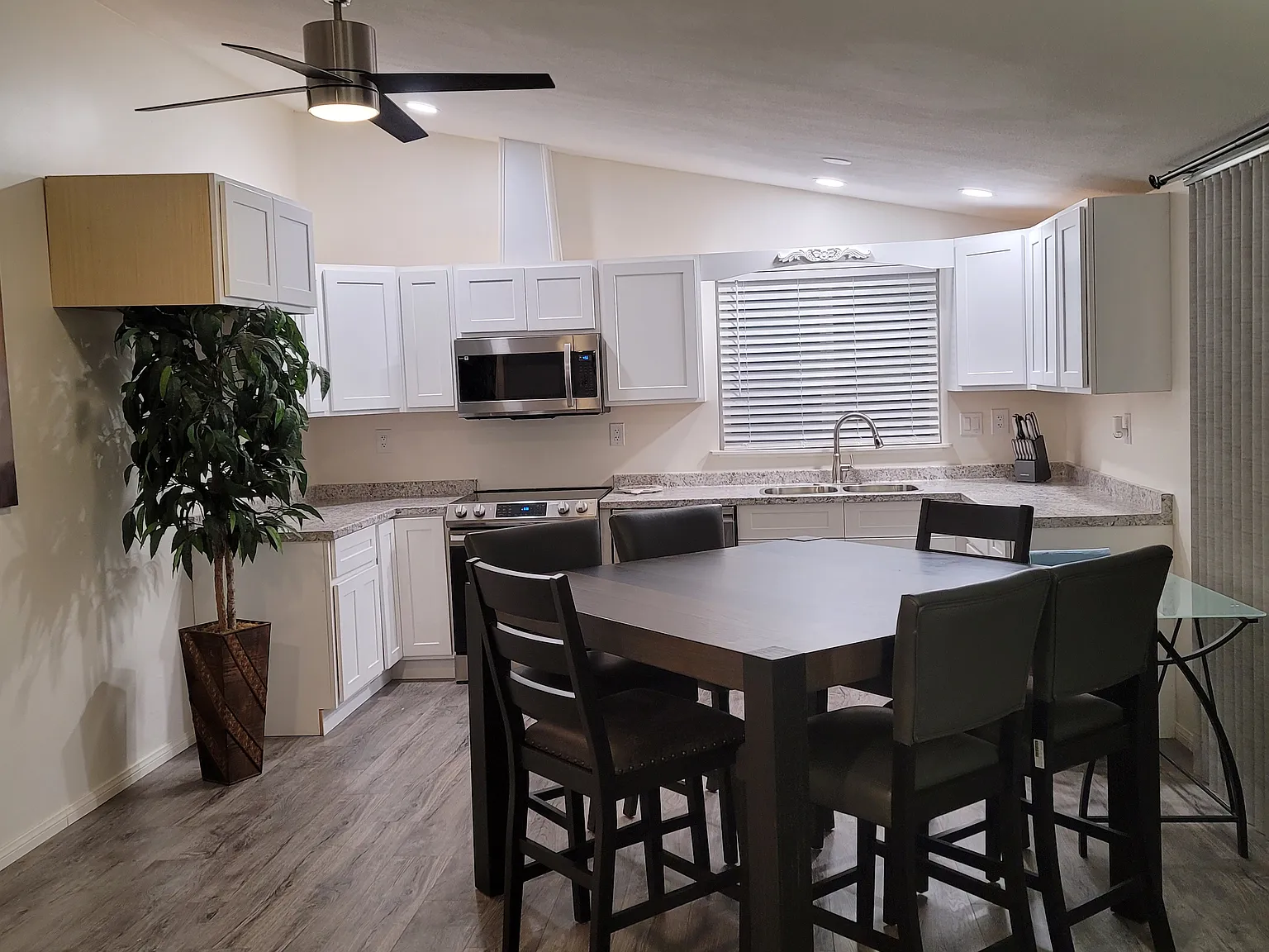 6679 La Jolla Dr — Photo 3