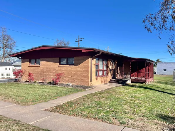 231 S 12th St, Geneva, NE 68361