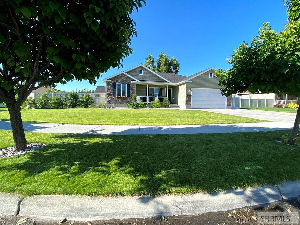 2nd image of 777 Poplar Cir