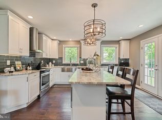 903 Primos Ave, Secane, PA 19018