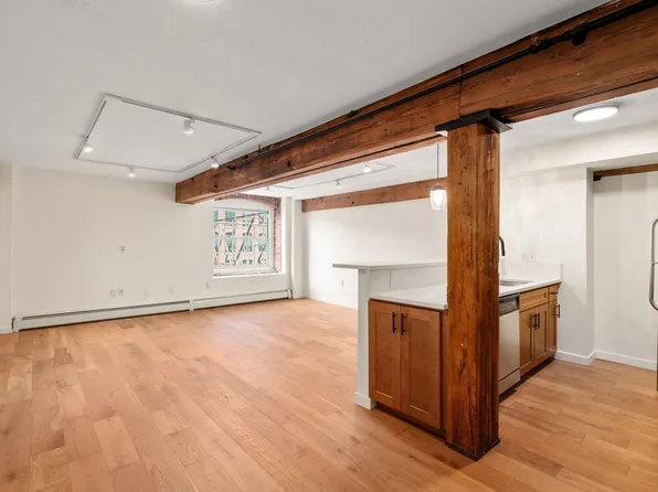 240 Jackson St APT 308, Lowell, MA 01852