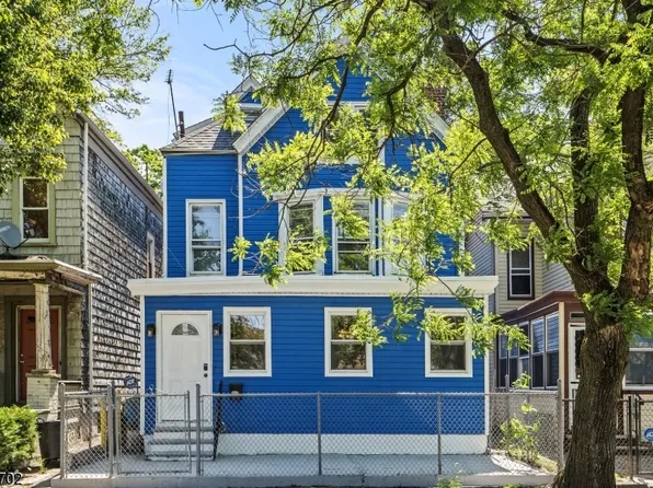 72 Steuben St, East Orange City, NJ 07018