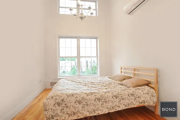 Rented by Bond New York | media 4