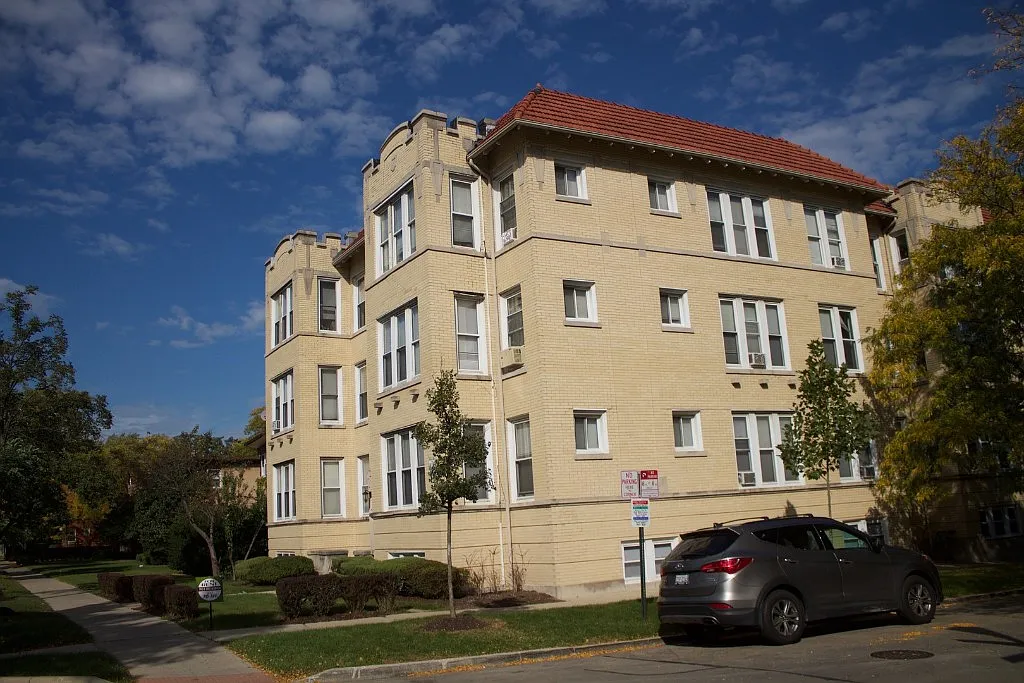 2 bed, 750 sqft, $1,795 — Photo 3