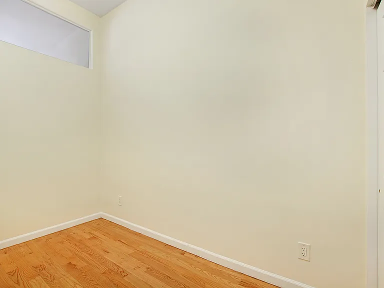 529 E 13th St #1A — Photo 7