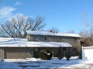 W298S1545 Moraine Farm Rd, Waukesha, WI 53188
