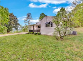 8150 Round Cove Rd, Sparta, TN 38583