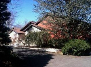 18 Chapel Hill Rd, Short Hills, NJ 07078