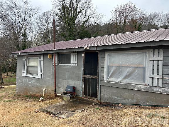 2nd image of 4237 Laurel Hill Rd