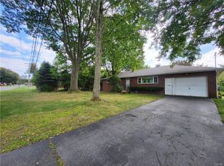 116 Kristin Rd, North Syracuse, NY 13212