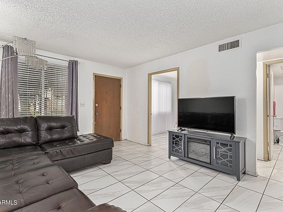 5th image of 2058 W HAZELWOOD Parkway