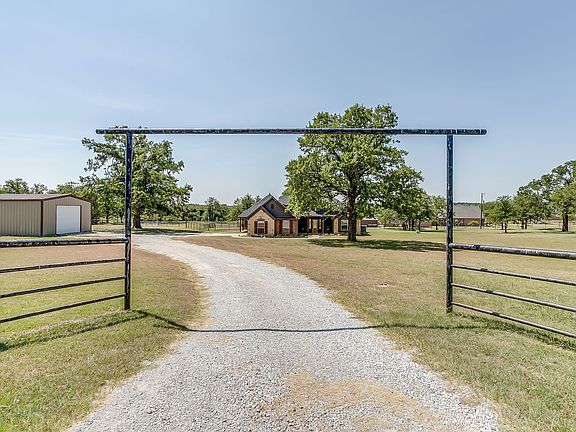 4th image of 550 Sandlin Ln