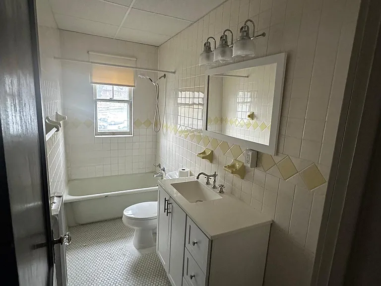 136 Glen Ave #101 — Photo 3