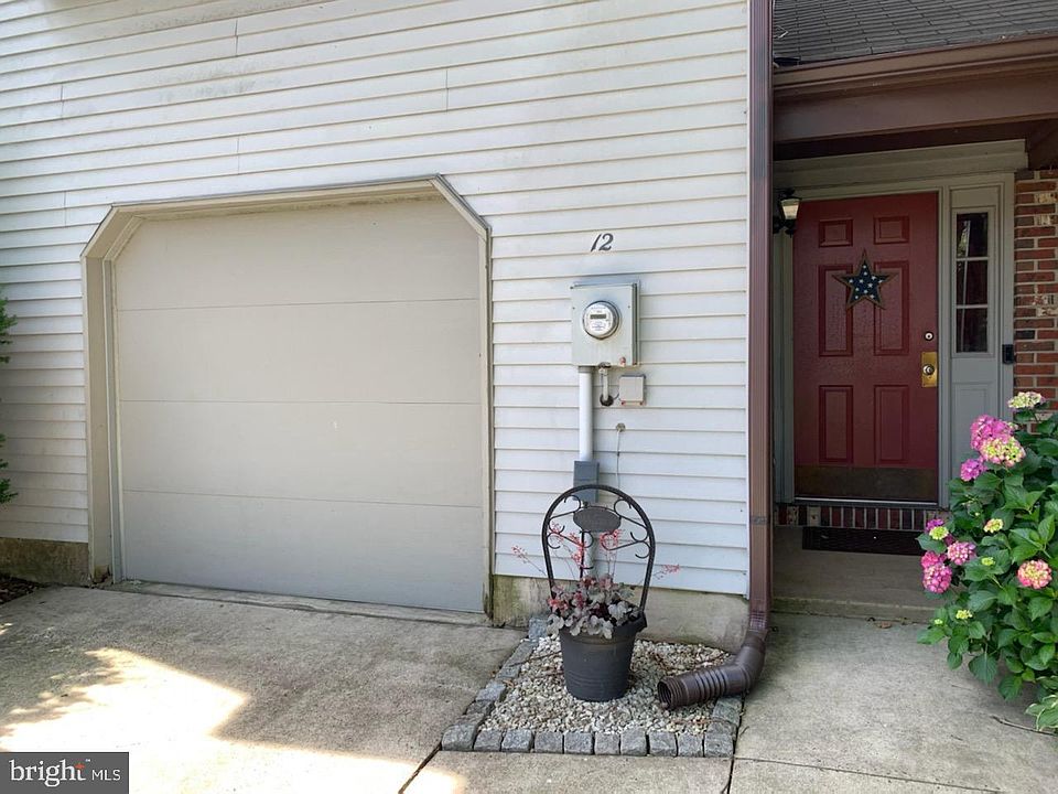 1st image of 12 Gail Ct