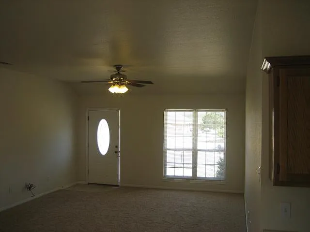 3 bed, 1248 sqft, $1,550 — Photo 2