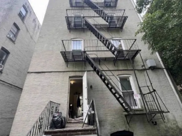 231 Park Place image 3 of 3