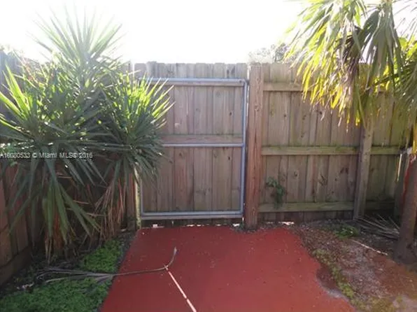 1727 McKinley St, Hollywood, FL 33020