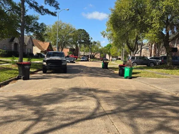 19711 Dusty Creek Dr, Katy, TX 77449