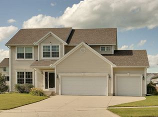 1523 Ashworth Dr, Cedar Falls, IA 50613